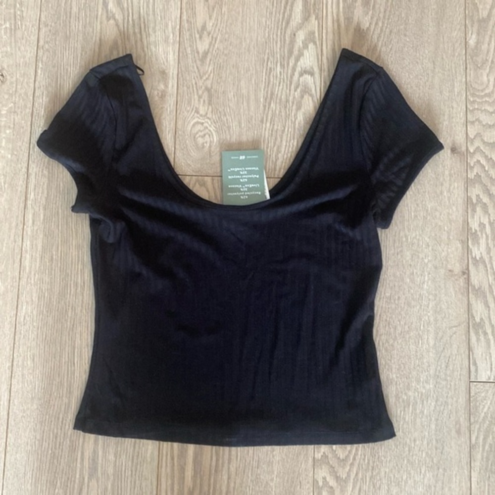 Black Ribbed Scoop Neck Cropped Top